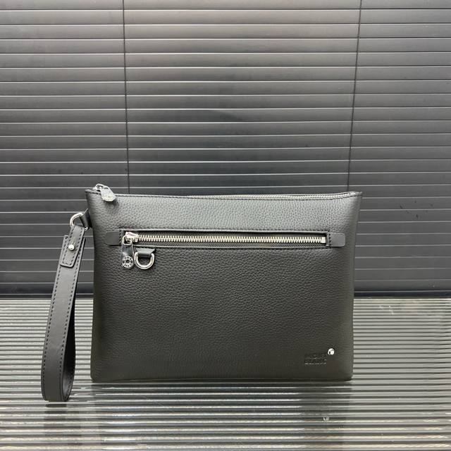 Montblanc 万宝龙 头层牛皮手拿包 手袋 男士休闲商务手包 实物拍摄 原厂原版面料 18 X 28 Cm。