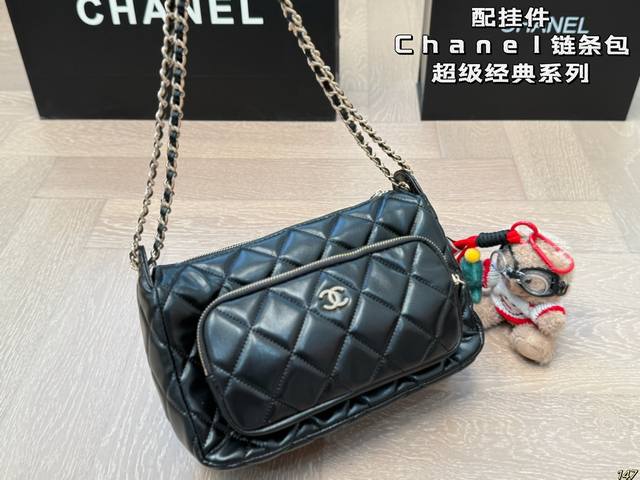 配挂件 香奈儿chanel 链条包超级经典系列 洋溢着青春气息 满满的小香风 轻松玩转不同场合 尺寸23 16 配挂件 香奈儿chanel 链条包超级经典系列 洋溢着青春气息 满满的小香风 轻松玩转不同场合 尺寸23 16