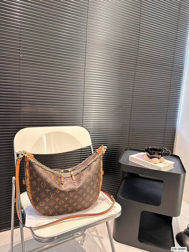 Lv 大号豌豆包 月亮包 今年腋下包大火 但是这一只驴家豌豆包 才是腋下包的宝藏 不光有可人外表 空间也很喜人 更是百搭 一年四季都好背 让你秒变时髦精 尺寸: Lv 大号豌豆包 月亮包 今年腋下包大火 但是这一只驴家豌豆包 才是腋下包的宝藏 不光有可人外表 空间也很喜人 更是百搭 一年四季都好背 让你秒变时髦精 尺寸: