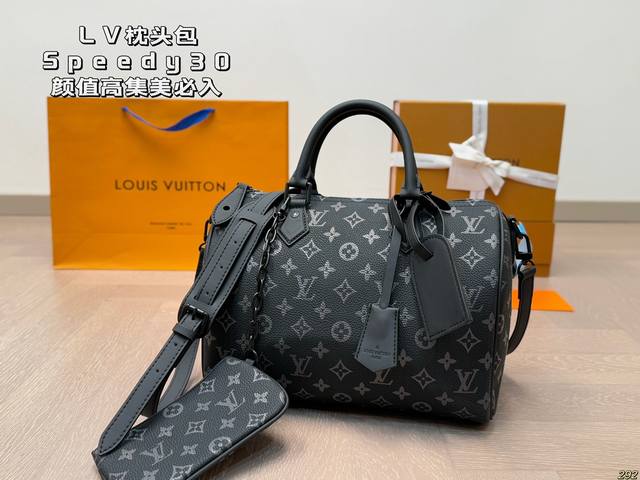 Lvspeedy枕头包 独特的艺术气息 颜值高集美必入 尺寸30 21 Lvspeedy枕头包 独特的艺术气息 颜值高集美必入 尺寸30 21