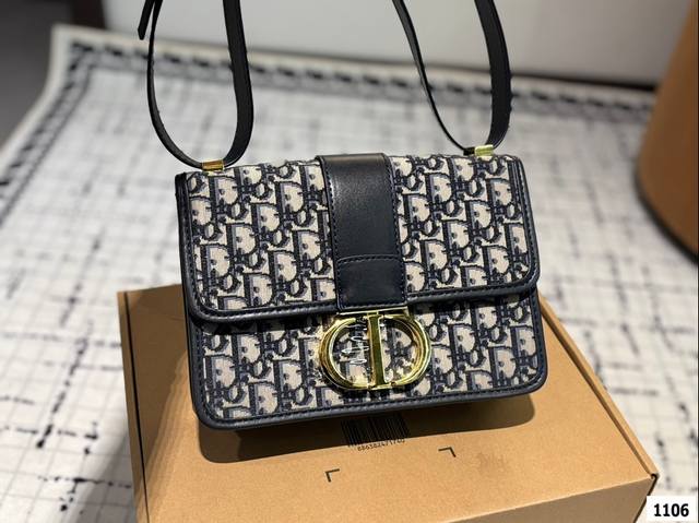 Size:24*20Cm 迪奥 蒙田30 刚刚出的现货! 老花也太好看啦! 温柔很适合四季! Size:24*20Cm 迪奥 蒙田30 刚刚出的现货! 老花也太好看啦! 温柔很适合四季!