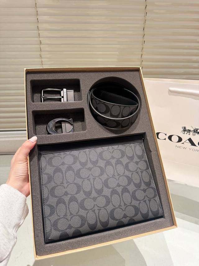 高端礼盒 送男友必备品 实在太高级啦 皮带手包 高版本！腰带牛皮皮带～热门款 男女通用皮带里面最火的版本啦～质量很好 全套包装！五金绝对不褪色 皮带头和专柜一样