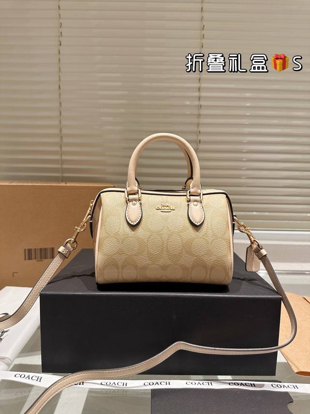 新包装 牛皮版本 Coach Mini Rowan新款 蔻驰原单 枕头包，Ykk原单五金搭配精致面料 做工完美百搭神器 专柜尺寸 18 13Cm