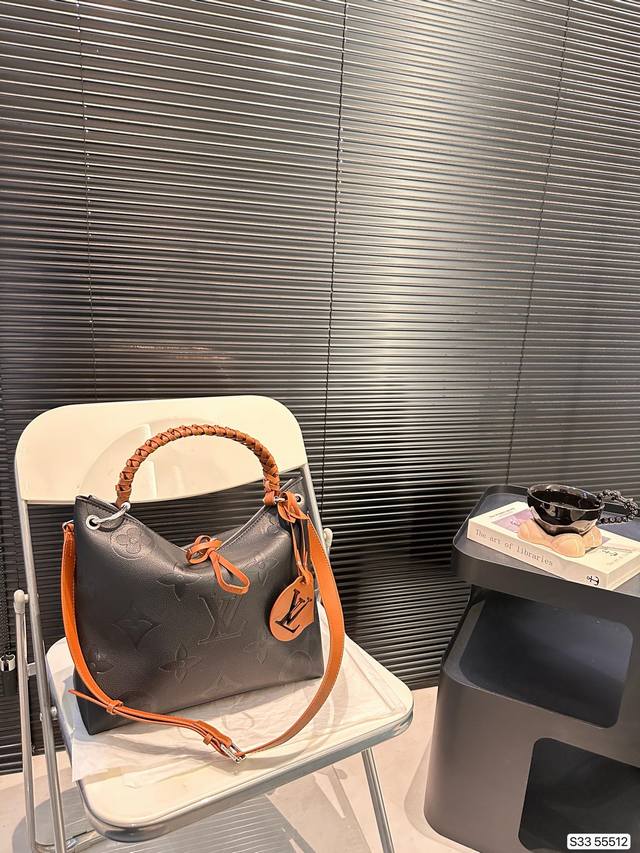 Lv Artsy包，超级无敌好质量 专柜同款 宝宝们抓紧来订哈 超级好的版本~版型经典不过时 一直深受洋气美妞们喜欢！尺寸： 31 28 货号55512