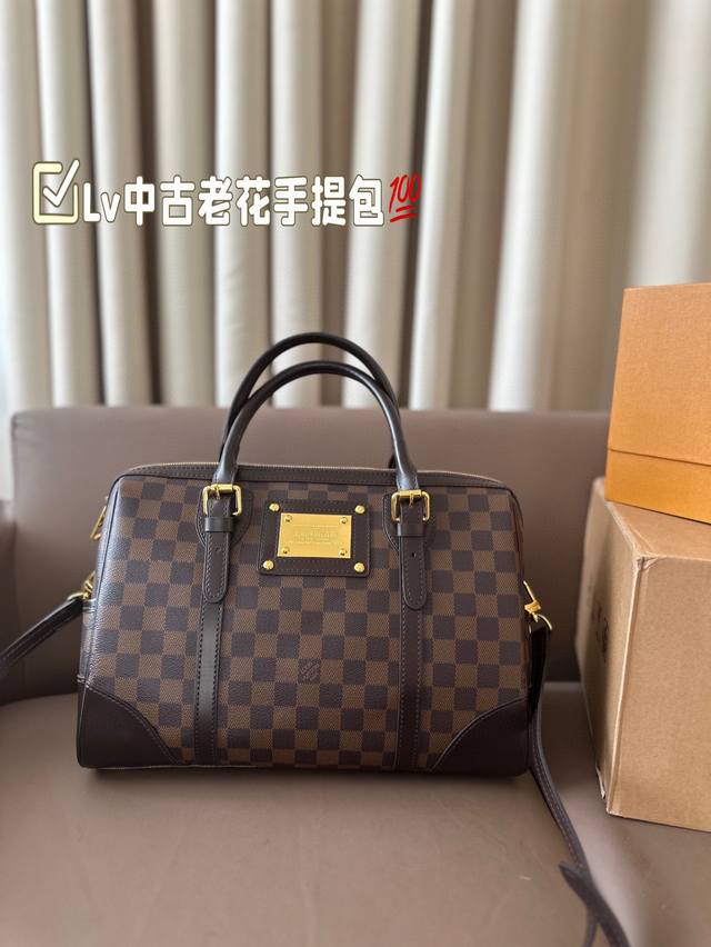 礼盒包装 Lv中古老花手提包 老花最大的优势就是不挑人 男女通吃,妥妥的中性款 尺寸32*22 礼盒包装 Lv中古老花手提包 老花最大的优势就是不挑人 男女通吃,妥妥的中性款 尺寸32*22