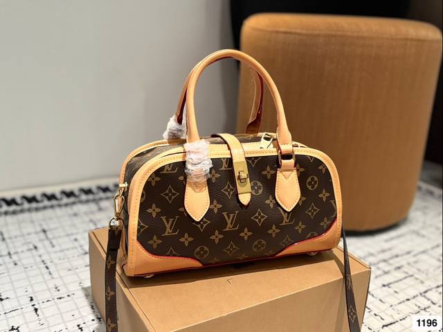 Lv 一只帅气的手提包 时尚爆发款火热来袭 包包采用原版皮质 超级厚实 耐磨 容量超大 无论是手提还是斜肩背上 都超好看. 尺寸30 16 Lv 一只帅气的手提包 时尚爆发款火热来袭 包包采用原版皮质 超级厚实 耐磨 容量超大 无论是手提还是斜肩背上 都超好看. 尺寸30 16