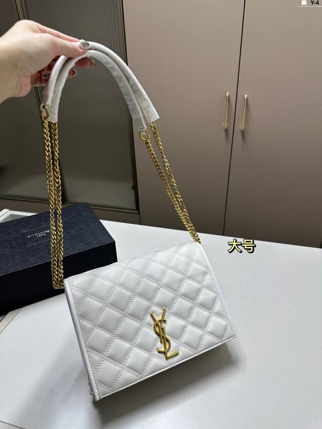 大 Yslsaint Laurentsu Becky圣罗兰包型精致 容量大 隔层多 手感舒服 Y-4尺寸23×13 25×16折叠盒 大 Yslsaint Laurentsu Becky圣罗兰包型精致 容量大 隔层多 手感舒服 Y-4尺寸23×13 25×16折叠盒