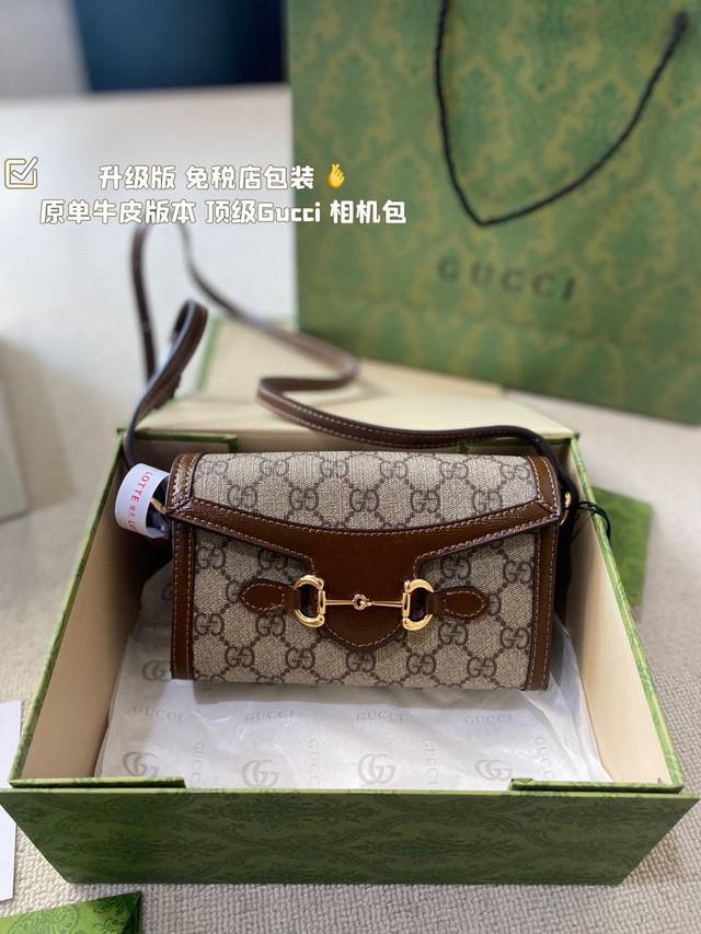 升级版 Gucci 1955新款老花相机包 Gucci新出的这款相机包,首先我觉得在大牌包里,可称为性价比之王,价格不错,容量感人,手机、充电宝、耳机、钥匙、口 升级版 Gucci 1955新款老花相机包 Gucci新出的这款相机包,首先我觉得在大牌包里,可称为性价比之王,价格不错,容量感人,手机、充电宝、耳机、钥匙、口