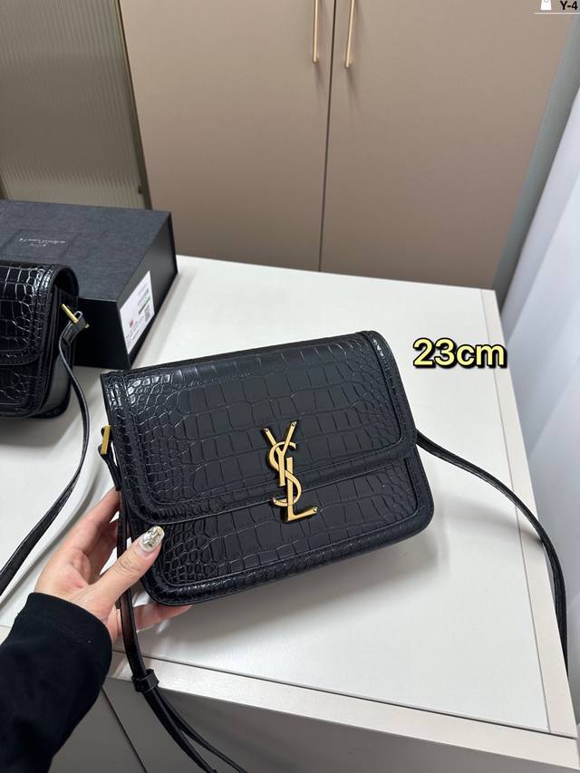 23Cm Ysl圣罗兰 豆腐包 复古优雅 满满的高级感 大小适中 容量感人 休闲正装皆可轻松驾驭 Y-4尺寸20×13 23×15折叠盒