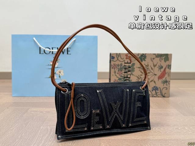 找蛮久的loewe 罗意威vintage单肩包 设计感很足 有种慵懒复古的感觉 尤其是搭配亮色撞色衣服 过渡十分自然 尺寸28 15