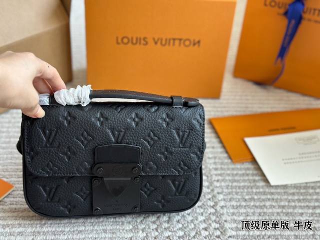 Lv Slock新款男生包包 Iv最新一季又出了很多老花男包我可太爱老花了买到就，是赚到。拿到手的实物比照片好看。 Iv Slocksling，老花的腰包本来就