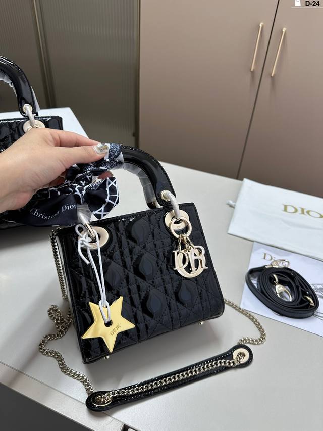 三格 迪奥漆皮戴妃包 顶级原单 优雅大气 这份质感 小仙女们值得拥有 D-24尺寸20×17 17×14折叠盒