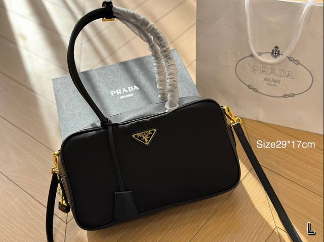 Size：29*17Cm Prada 太会了 黑色十字纹单肩包公文包 大气上档次 妥妥高颜值气质款！
