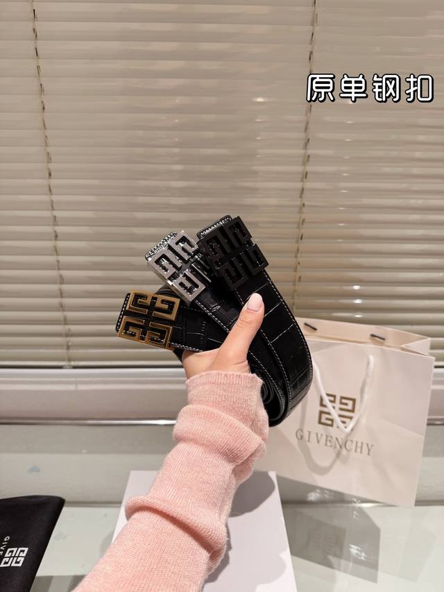 钢扣 高版本！腰带纪梵希牛皮皮带～热门款 男女通用皮带里面最火的版本啦～质量很好 全套包装！五金绝对不褪色 皮带头和专柜一样的哦～ 配礼盒手提袋发票