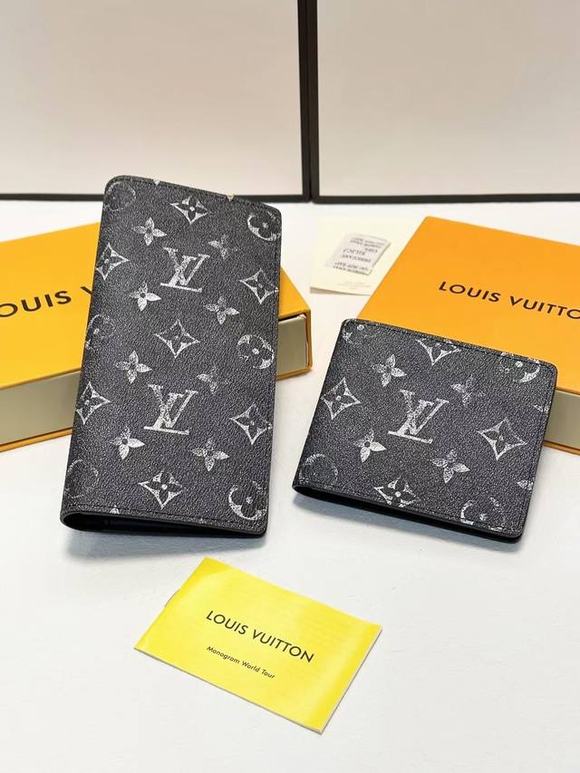 短 长 颜色 黑尺寸 长19X10短12X10Lv官网同步经典款!超精细手工,信用卡槽 存放纸币和票据,可存放现金的带撑板隔层 短 长 颜色 黑尺寸 长19X10短12X10Lv官网同步经典款!超精细手工,信用卡槽 存放纸币和票据,可存放现金的带撑板隔层