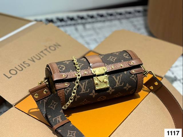 礼盒 Lv新款巴比龙iv Papillon 国iv巴比龙系列复出就是爆款 T+ Iv Papillon早在1966年就由henri Vuitton设计推出，一直