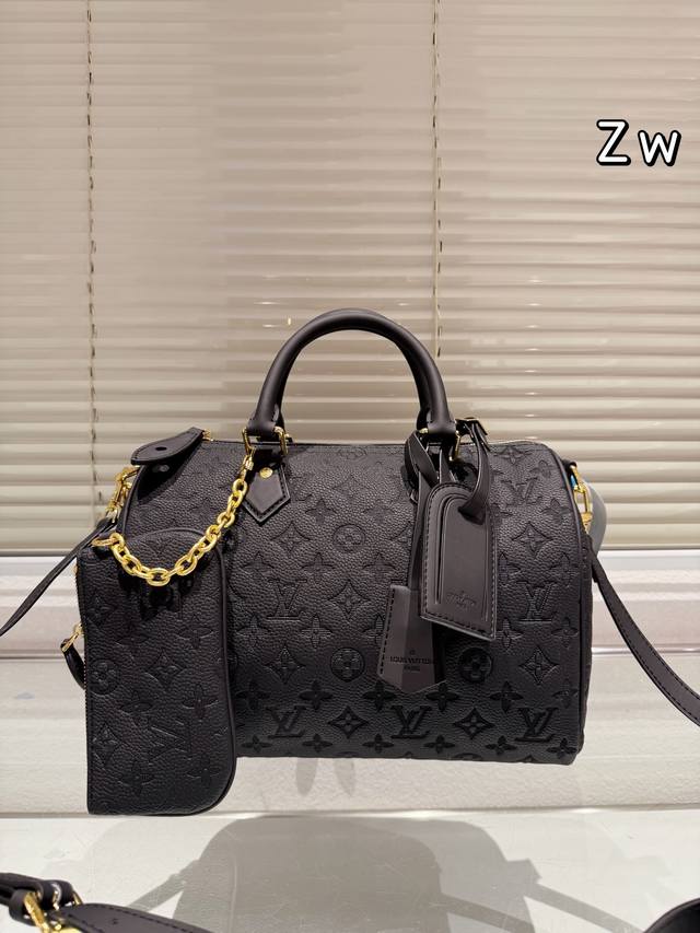 Lv Speedy 30Cm枕头包 无论版型 内里和专柜毫无差别 真正原版复刻 内里可拆卸 火遍全球的爆款机场大包 机车女神包 明星同款 贵气而充满活力的品牌设