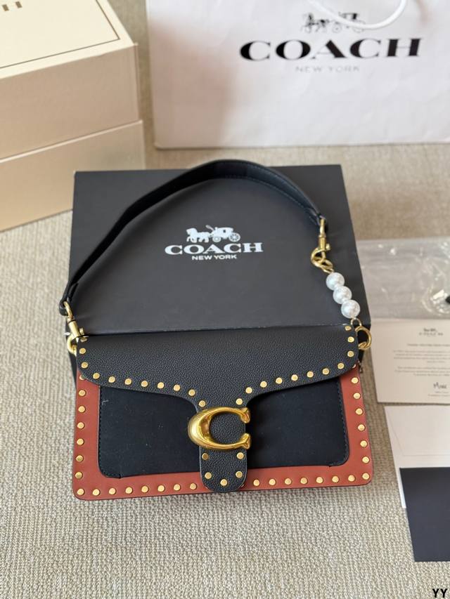 配珍珠 经典的酒神 Tabby 新的配色 一上市就万人空巷的包包，开箱细节来啦！上身效果，绝绝子，青春活力，效果特别好费。 #Tabby手提包单肩斜挎包。让小姐