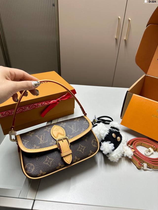 配挂件 Lv 路易威登 Mini Diane迷你法棍包 D-324尺寸20.7.10折叠盒飞机盒