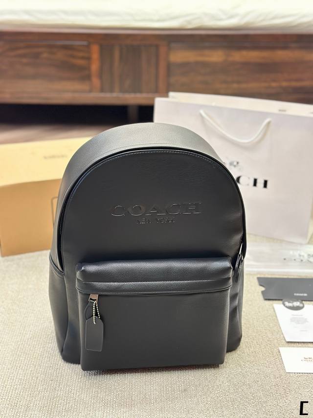 蔻驰 Coach West 35 黑色老花拼色双肩包 全身配皮 男女同款大号双肩包 全黑经典设计 经典百搭 性价比超高 入门级的经典包款 尺寸33 40Cm