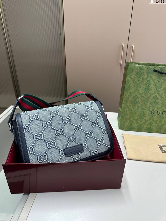 Gucci 酷奇邮差包 牛仔布面料 本季最可爱信封包 L-139尺寸27×17折叠盒