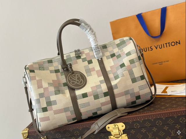 Lv新品旅行袋 男女通用款 大容量 尺寸45Cm 出差出游 不可缺少哦！