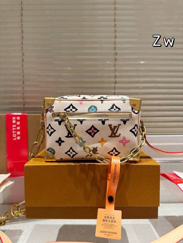 Lv最新款steamer，小盒子 Iv新款steamer小盒子 纯牛皮非常有质感 男女背都上身无敌，关键是能放下手机日常出门妥妥滴 17Cm 全套礼盒包装