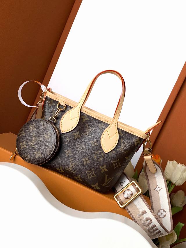 Neverfull Bb 手袋 特级加强版 型号： M46705 皮料： 是意大利a级皮料 五金： 采用进口a级全钢五金 包装： 全套原厂mb包装 尺寸：24.