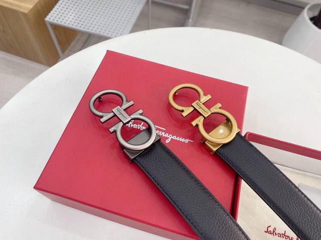 菲拉格慕 通用款 宽度:3.4Cm新款纯牛皮 搭配新款大气精致扣头追求高端 品味的体现iphone实物实拍上身效果超好 菲拉格慕 通用款 宽度:3.4Cm新款纯牛皮 搭配新款大气精致扣头追求高端 品味的体现iphone实物实拍上身效果超好