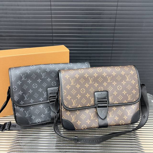 Louisvuitton 路易威登 Archy翻盖邮差包 单肩斜挎包 采用精湛镶嵌细工,经典百搭 实物拍摄 原厂原版面料 礼盒 防尘袋 24 X 35 Cm。 Louisvuitton 路易威登 Archy翻盖邮差包 单肩斜挎包 采用精湛镶嵌细工,经典百搭 实物拍摄 原厂原版面料 礼盒 防尘袋 24 X 35 Cm。
