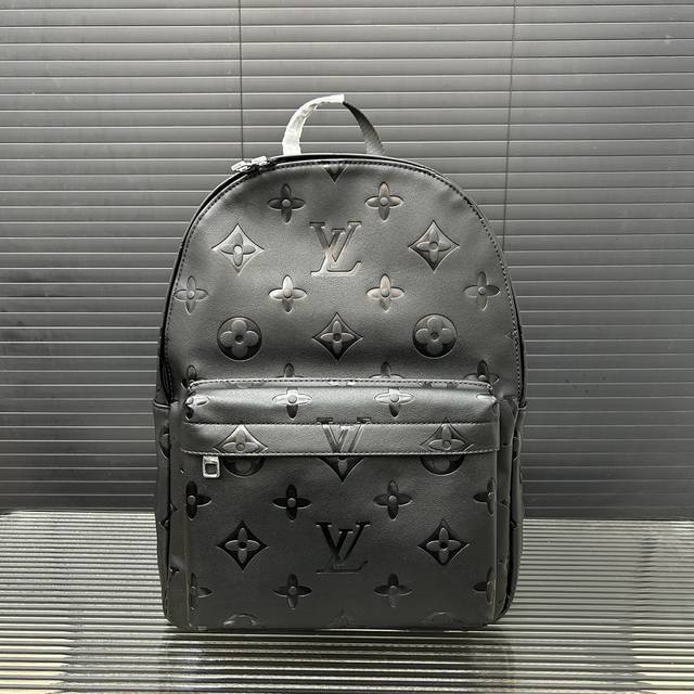 Louisvuitton 路易威登 多功能双肩包 背包牛皮男包 电脑包 采用精湛镶嵌细工 经典百搭 实物拍摄 原厂原版面料 配送防尘袋 30 X 38Cm。 Louisvuitton 路易威登 多功能双肩包 背包牛皮男包 电脑包 采用精湛镶嵌细工 经典百搭 实物拍摄 原厂原版面料 配送防尘袋 30 X 38Cm。
