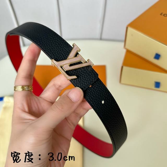 寬:30Mm 驢家新品 Ss23特別限定女士腰帶 經典雙面撞色進口togo荔枝紋 質感超好 上身效果特佳 搭配新款字母扣 閃閃發亮.多色選 寬:30Mm 驢家新品 Ss23特別限定女士腰帶 經典雙面撞色進口togo荔枝紋 質感超好 上身效果特佳 搭配新款字母扣 閃閃發亮.多色選