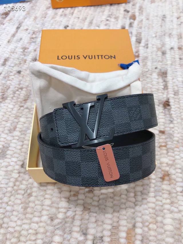 L家 原单实拍 4.0Cm男款 精细打磨钢扣 原版开料 带身双面设计 L家 原单实拍 4.0Cm男款 精细打磨钢扣 原版开料 带身双面设计