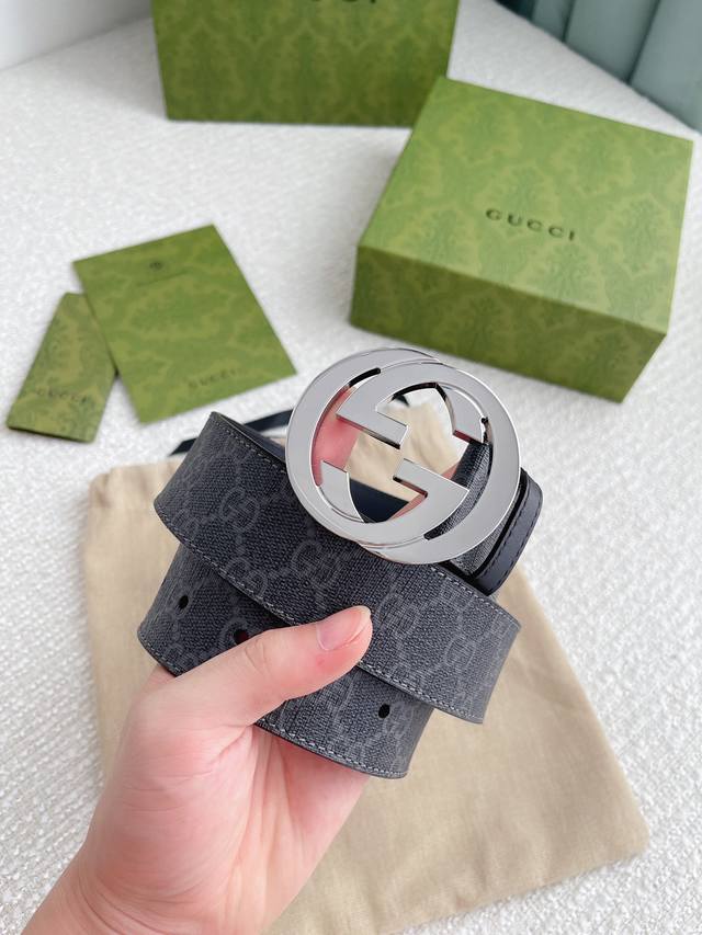 配全套包装礼盒 古奇 4.0印花进口防水面料，内衬原版皮底。配以经典互扣式双色gg铜金属扣头，原单品质，专柜同款。