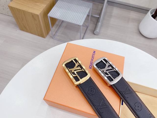 路易威登 4.0Cm 原单品质 实景拍摄 100%双面头层牛皮 搭配原单五金纯钢扣头,正品开模 专柜同 路易威登 4.0Cm 原单品质 实景拍摄 100%双面头层牛皮 搭配原单五金纯钢扣头,正品开模 专柜同