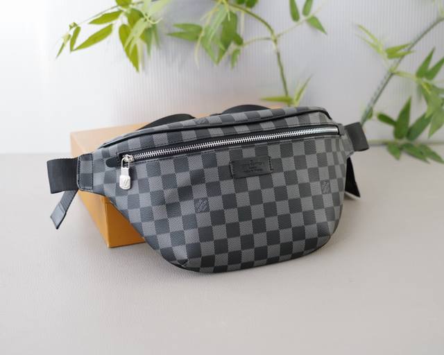 路易威登 官网同步 高版本 腰包 永恒不过时的标志性产品 纯原单小牛皮 顶级五金制作 非市面普通版本 今年lv最爱的款式 全部实拍 实用性非常高 完全不用担心穿 路易威登 官网同步 高版本 腰包 永恒不过时的标志性产品 纯原单小牛皮 顶级五金制作 非市面普通版本 今年lv最爱的款式 全部实拍 实用性非常高 完全不用担心穿