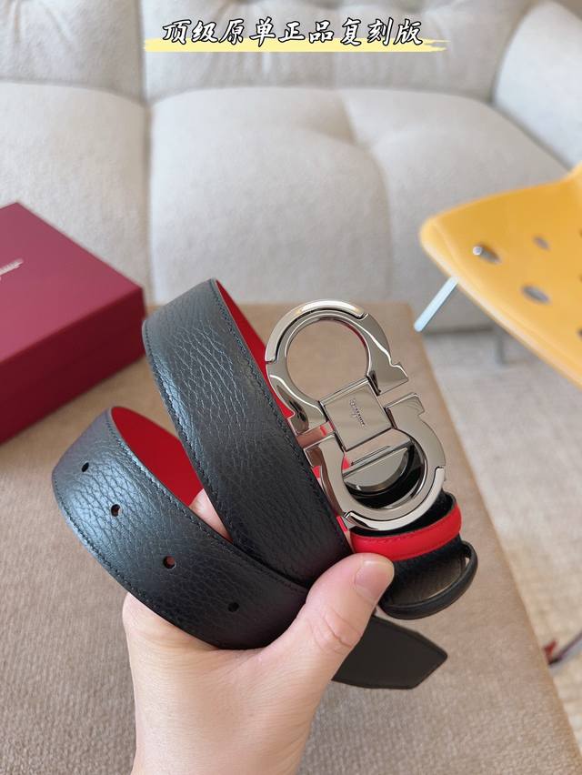 广州工厂直发新款ferr菲拉f家皮带精选原厂头层牛皮制成,呈现细腻的纹理;采用独特设计风格制作,灵活百搭且风格酷飒,彰显潮流风范。两面呈现不同色彩,演绎多变穿搭 广州工厂直发新款ferr菲拉f家皮带精选原厂头层牛皮制成,呈现细腻的纹理;采用独特设计风格制作,灵活百搭且风格酷飒,彰显潮流风范。两面呈现不同色彩,演绎多变穿搭