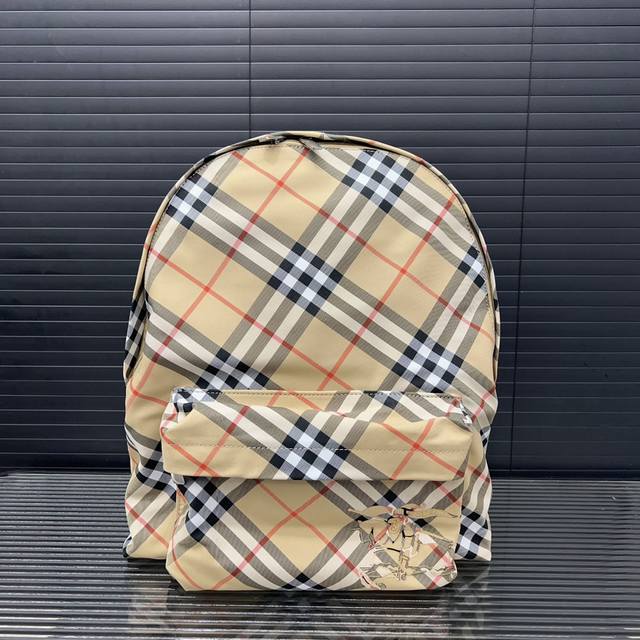 Burberry 巴宝莉 格子印花双肩包 男女通用背包 书包 经典logo搭配原厂工艺材质 休闲百搭 采用精湛镶嵌细工,实物拍摄 原厂原版面料 配送防尘袋 30 Burberry 巴宝莉 格子印花双肩包 男女通用背包 书包 经典logo搭配原厂工艺材质 休闲百搭 采用精湛镶嵌细工,实物拍摄 原厂原版面料 配送防尘袋 30