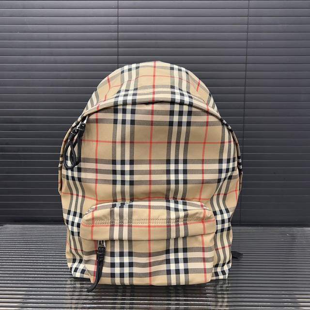 Burberry 巴宝莉 格子印花双肩包 男女通用背包 书包 经典logo搭配原厂工艺材质 休闲百搭 采用精湛镶嵌细工,实物拍摄 原厂原版面料 配送防尘袋 30 Burberry 巴宝莉 格子印花双肩包 男女通用背包 书包 经典logo搭配原厂工艺材质 休闲百搭 采用精湛镶嵌细工,实物拍摄 原厂原版面料 配送防尘袋 30