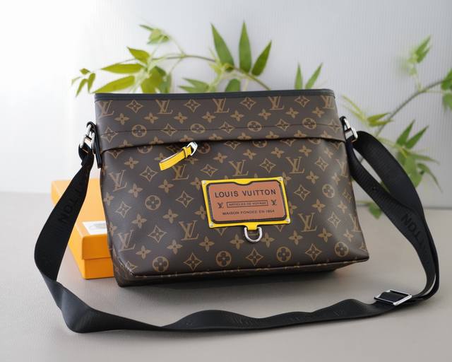 路易威登 官网同步 高版本 斜挎单肩背包 永恒不过时的标志性产品 纯原单牛皮 顶级五金制作 非市面普通版本 今年lv最爱的款 全部实拍 实用性非常高 完全不用担 路易威登 官网同步 高版本 斜挎单肩背包 永恒不过时的标志性产品 纯原单牛皮 顶级五金制作 非市面普通版本 今年lv最爱的款 全部实拍 实用性非常高 完全不用担