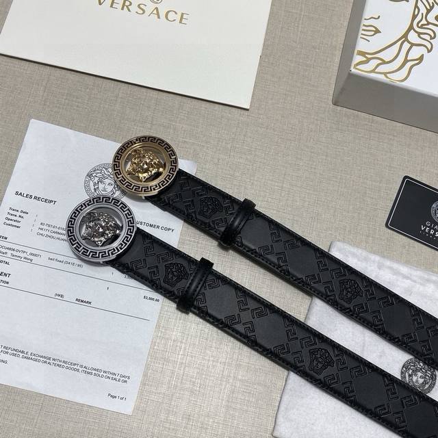 品牌:范思哲 新款皮带 等级:头层牛皮、新款开模。带宽3.8厘米.油边精致 电脑车线 实物拍摄无修饰 上身效果超好.配专柜全套包装.送礼自带首选 送打眼针 。 品牌:范思哲 新款皮带 等级:头层牛皮、新款开模。带宽3.8厘米.油边精致 电脑车线 实物拍摄无修饰 上身效果超好.配专柜全套包装.送礼自带首选 送打眼针 。