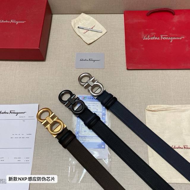 品牌:菲拉格慕ferragamo 芯片款 等级:原版品质.头层牛皮 专柜售经典爆款开模。油边精致 电脑车线 手感柔软.实物拍摄无修饰 上身效果超好、长度可裁剪. 品牌:菲拉格慕ferragamo 芯片款 等级:原版品质.头层牛皮 专柜售经典爆款开模。油边精致 电脑车线 手感柔软.实物拍摄无修饰 上身效果超好、长度可裁剪.