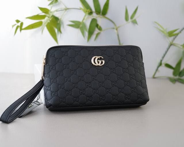 古驰 官网同步 高版本 手拿包 全球轰抢单品 原单牛皮制作 质感超好 日常出门经典百搭 一眼万年的款式 非市面普通货 贸易公司订单货 配礼品盒包装等.. 规格: 古驰 官网同步 高版本 手拿包 全球轰抢单品 原单牛皮制作 质感超好 日常出门经典百搭 一眼万年的款式 非市面普通货 贸易公司订单货 配礼品盒包装等.. 规格: