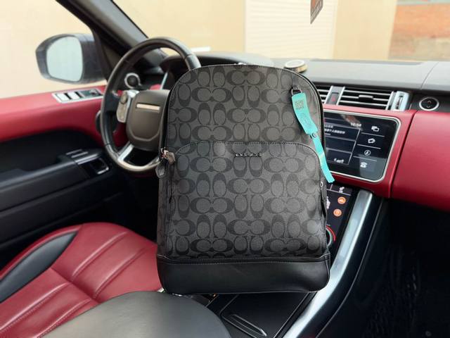 高端货 新款 “Coach 蔻驰”双肩包 Coach蔻驰双肩包 Graham 经典金属标志老花印花 涂层帆布拼光滑牛皮革 书包背包双肩包 大号 男款 炭黑色 专