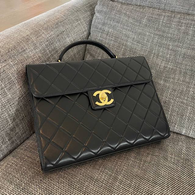 CHANEL VINTAGE 羊皮公文包 尺寸：36.5x4x26.5cm