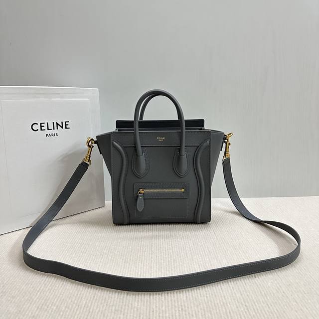 正品级 质量好到炸 CELINE nano笑脸包 全新升级版手工打造精致细腻现货首批数量有限先下手为强 型号:189243荔枝纹 烟熏灰 尺寸：20-20-10 - 点击图像关闭