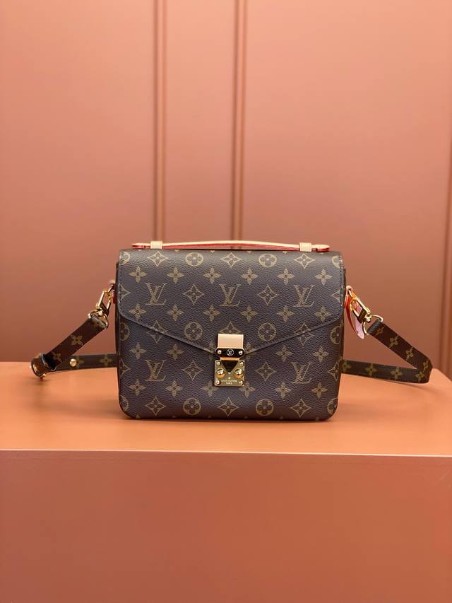 芯片版原厂皮 POCHETTE MéTIS 手袋 型号：M44875 材料：全钢五金，进口原厂面料 包装：全套原厂免税包装 尺寸：25x19x7cm