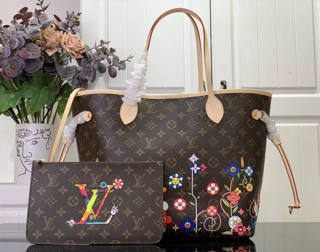 顶级原单 特惠 NEVERFULL 中号手袋 M13271 40995老花 太阳花 村上隆 路易威登全新演绎 经典手袋，探索袋内精致细节。重新设计的内袋采用了清