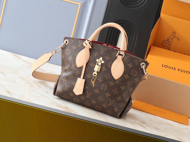 大 .小 升级原版 M44351 M44350 M44359 这款Flowerbb拉链Tote手袋采用柔软的Monogram帆布打造，配有光滑的皮革手柄、肩带及