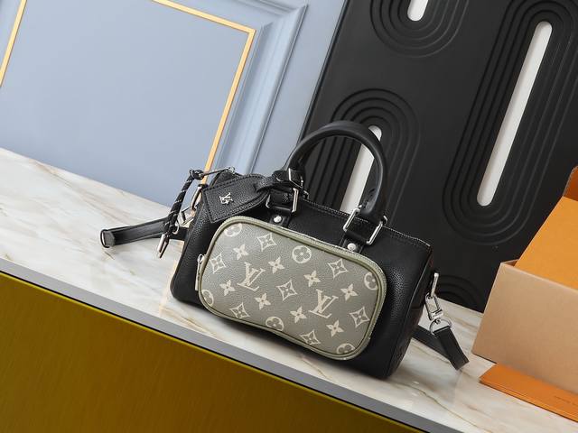 升级原版 M12627卡其老花，黑色草绿46271黑花本款Keepall BandoulièRe 25手袋为粒面皮革融入绒面细节和做旧效果金属件，以线绳拉链头开